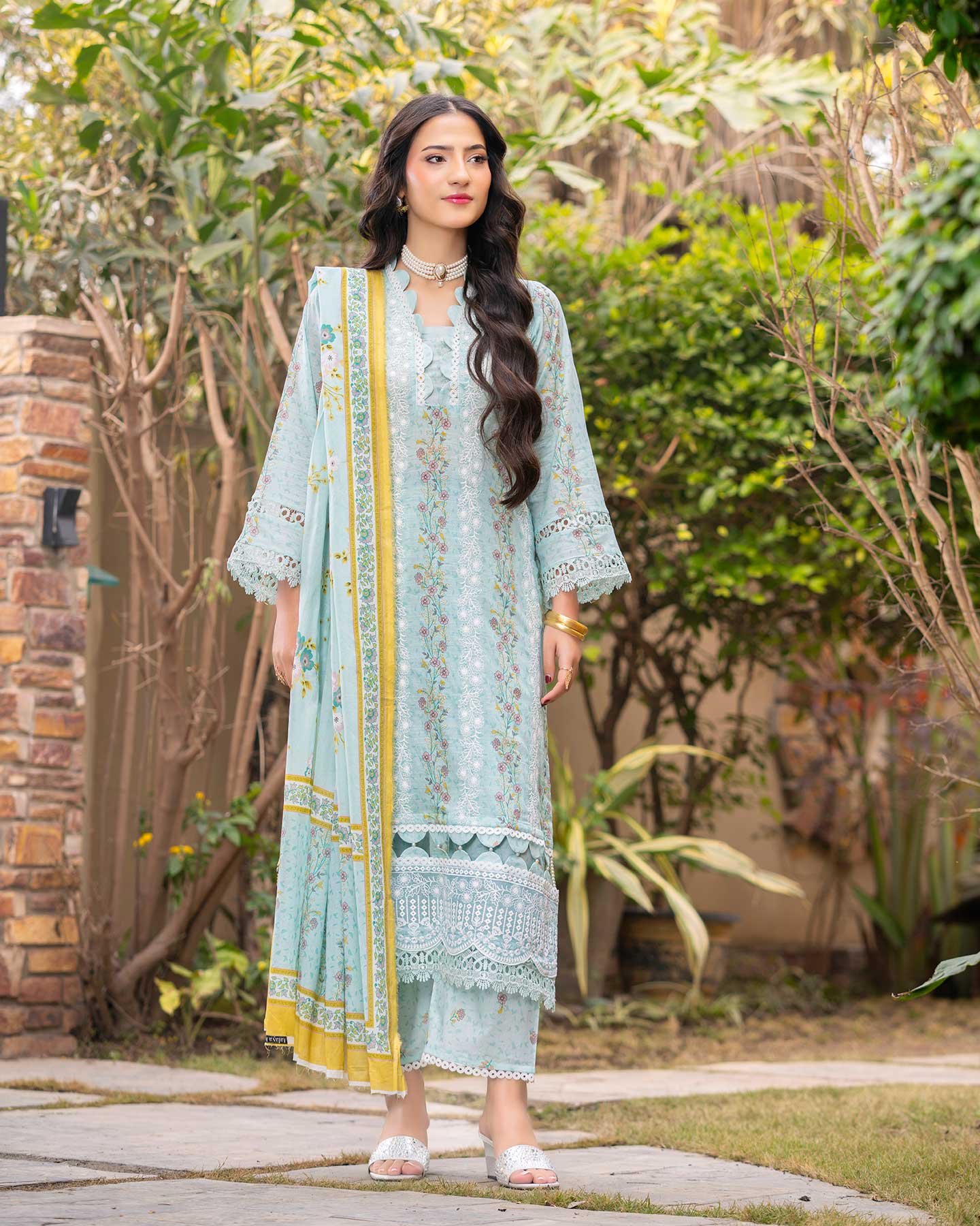 embroidery lawn